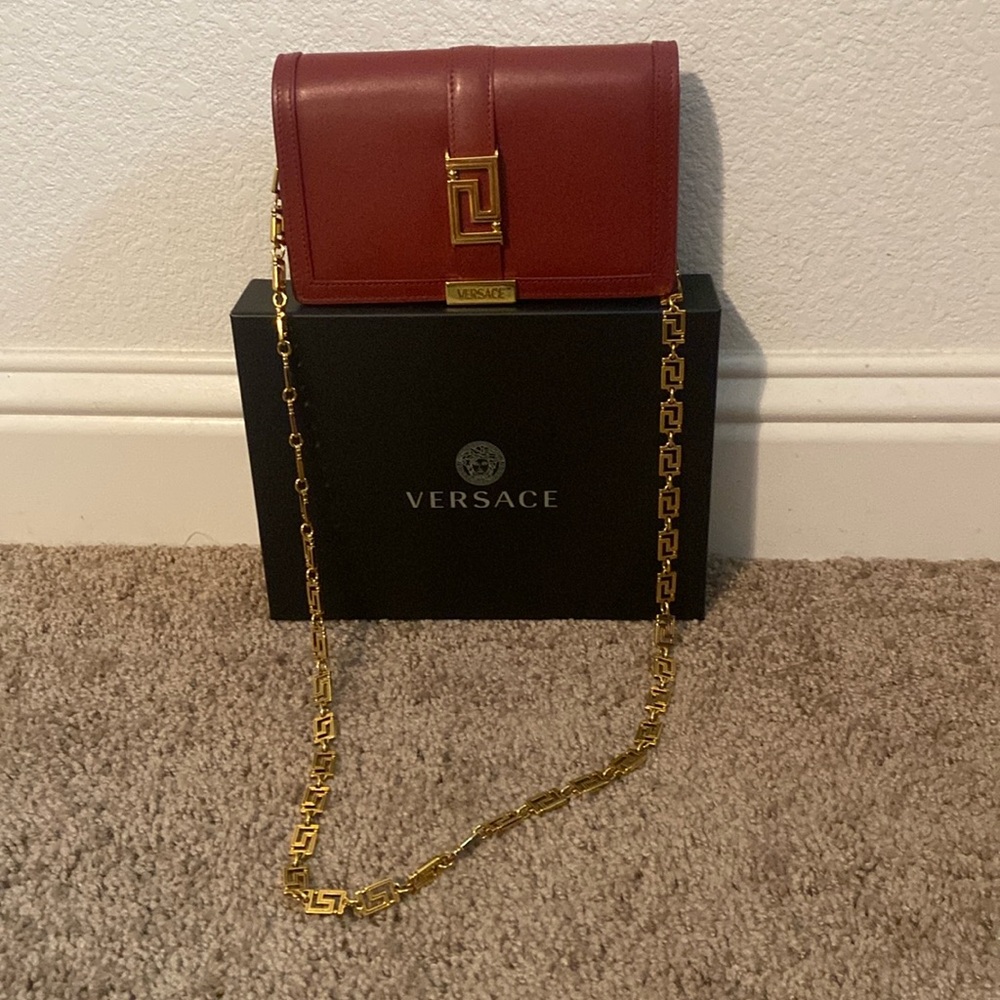 Greca Goddess Wallet on Chain